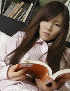 Hitomi Tsukishiro gets horny and uses toy