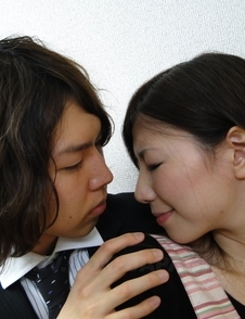 Mizuho Yamashiro sucks cock and has hairy