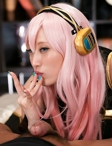Hot Pink-haired Japan girl Mizuki sucked big cock