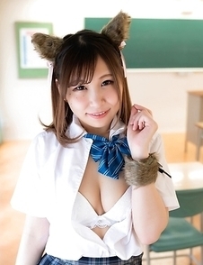 Japanese schoolgirl Nagi Tsukino showing her pussy and nicew tits