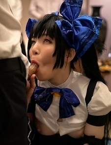 japanese girl Mari Hirose gets cum in mouth by several guys