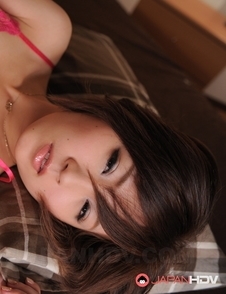 Kaede Oshiro in pink lingerie is such a hard