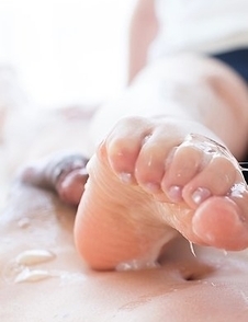 Yuka Shirayuki using her soft and big soles to make him explode all over them