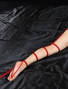Natsuki Yokoyama gets her feet fucked before getting tied with red rope