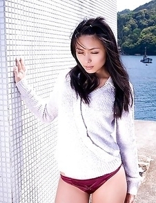 Japan idol Yukie Kawamura  can&#180;t say in which bath suit she looks best