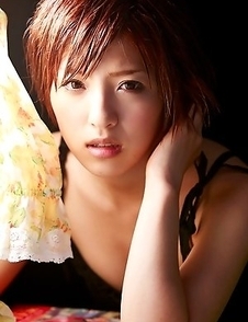 Erina Matsui racy babe shows juicy titties in colorful bra