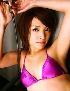 Ryoko Tanaka on heels shows leering curves in lingerie