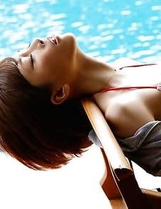 Yumiko Shaku with juicy boobies is romantic at the pool