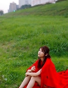 Asana Mamoru with big boobs in red bra loves the sunlight