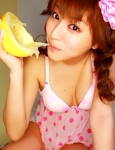 Yumi Sugimoto sexy doll loves lemons and playing around