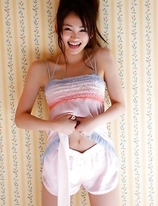 Rei Okamoto in sexy lingerie plays making soap bubbles