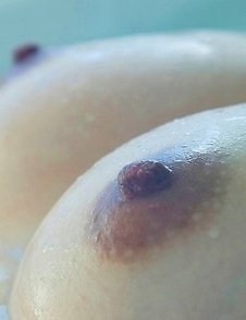 Ruru Anoa with big cans shows hot behind under shower