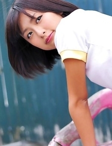 Ran Sakai in white t-shirt shows nasty behind in shorts