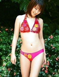 Azusa Yamamoto with lustful curves loves outdoor activities