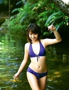 Azusa Yamamoto with lustful curves loves outdoor activities