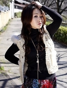 Lusty Yu Yamashita poses and teases