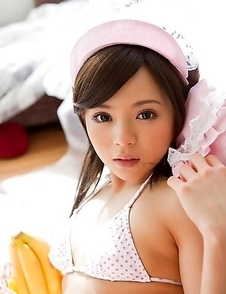 Runa Hamakawa shows hot bum and plays with vegetables