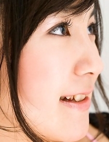 Natsuki Takahashi loves exposing her nasty bum under skirt