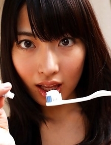 Kana Yume is so erotic even when she brushes her teeth