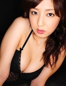 Natsuki Ikeda with big boobs in corset is simply appetizing