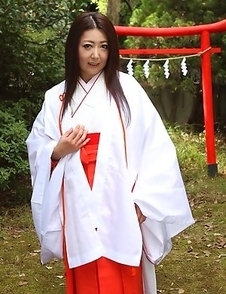 Hot Ayano Murasaki shows her twat