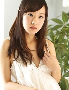 Cute babe Kana Yuuki motivates us for delight with innocent body