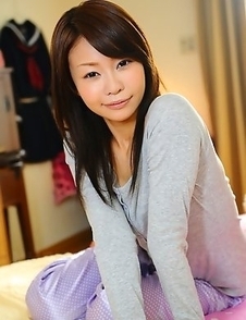 Meet sexy Japanese babe Yuri Aine