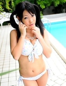 Amazing Japanese cutie showing off