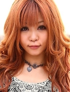 Sarina Tsubaki flashing her tities