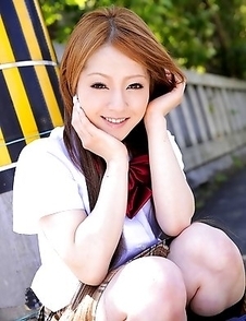 Teen chick Ria Sakurai shows off
