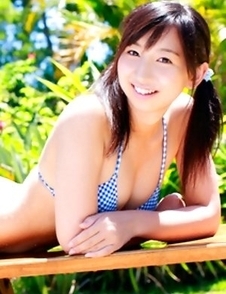 Riho Lida with sexy curves simply adores the summer days