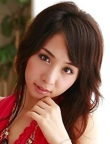 Teen Tomoe Hinatsu in mini skirt