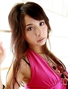 Teen Tomoe Hinatsu in mini skirt