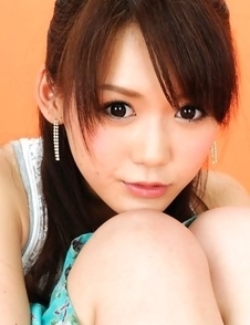 Yumi honey on heels and with big eyes is elegant and sexy
