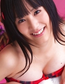 Yuri Hamada in shorts and with big cans plays with balloon