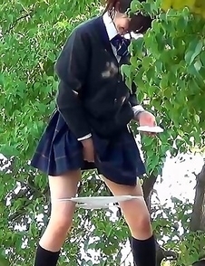 Japanese Piss Fetish Videos - Girls Pissing - Splash And Dash