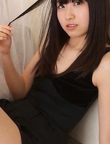 Hijiri Sachi shows sexy legs under dress and plays a lot