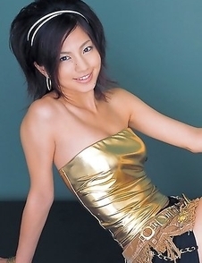 Misako Yasuda conquers the world with her curves and smile