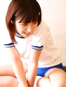 Miu Nakamura takes sports outfit off and reveals hot body
